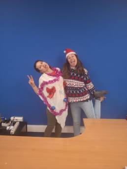 ¡Que vivan los jerséis navideños feos!