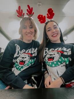¡Que vivan los jerséis navideños feos!