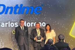 &iexcl;Carlos Moreno recibe el premio nacional al crecimiento de EY!