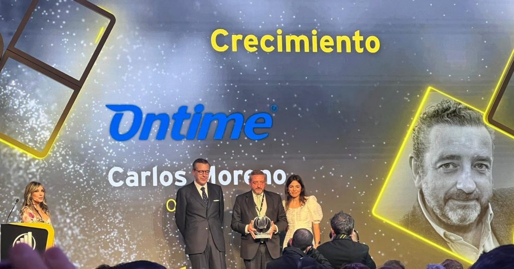 ¡Carlos Moreno recibe el premio nacional al crecimiento de EY!